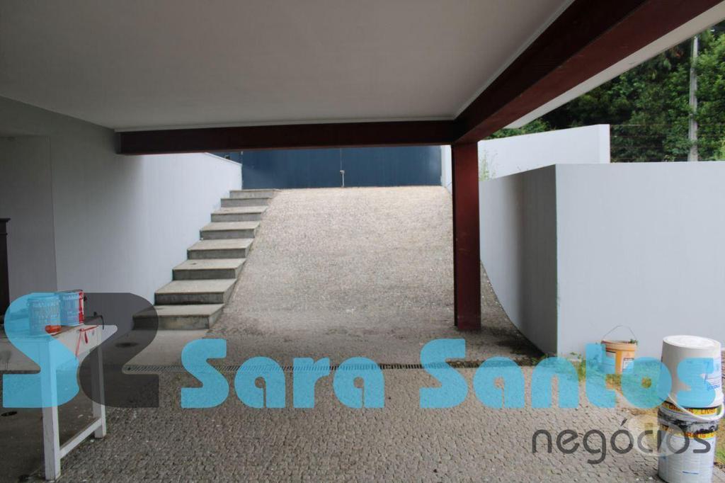 Apartamentos a venda Santa Maria da Feira - Fotos para Moradia T3+1 Isolada Nova com Piscina junto N1- Gaia (SS0457)