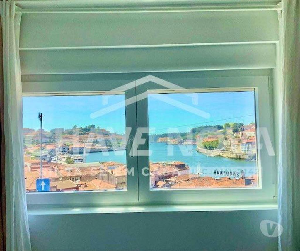 Apartamentos a venda Vila Nova de Gaia - Fotos para Apartamento T2 com Varanda Privativa e Deslumbrantes Vistas para