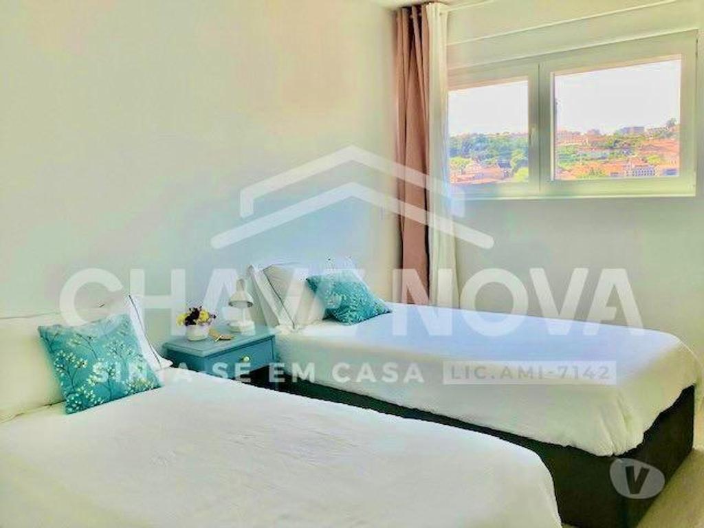 Apartamentos a venda Vila Nova de Gaia - Fotos para Apartamento T2 com Varanda Privativa e Deslumbrantes Vistas para