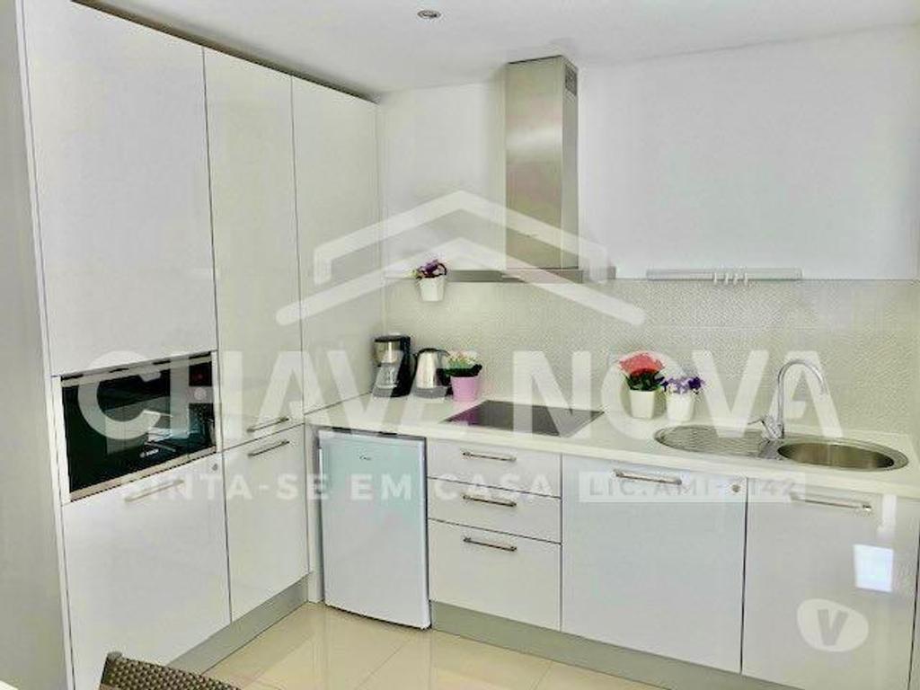 Apartamentos a venda Vila Nova de Gaia - Fotos para Apartamento T2 com Varanda Privativa e Deslumbrantes Vistas para