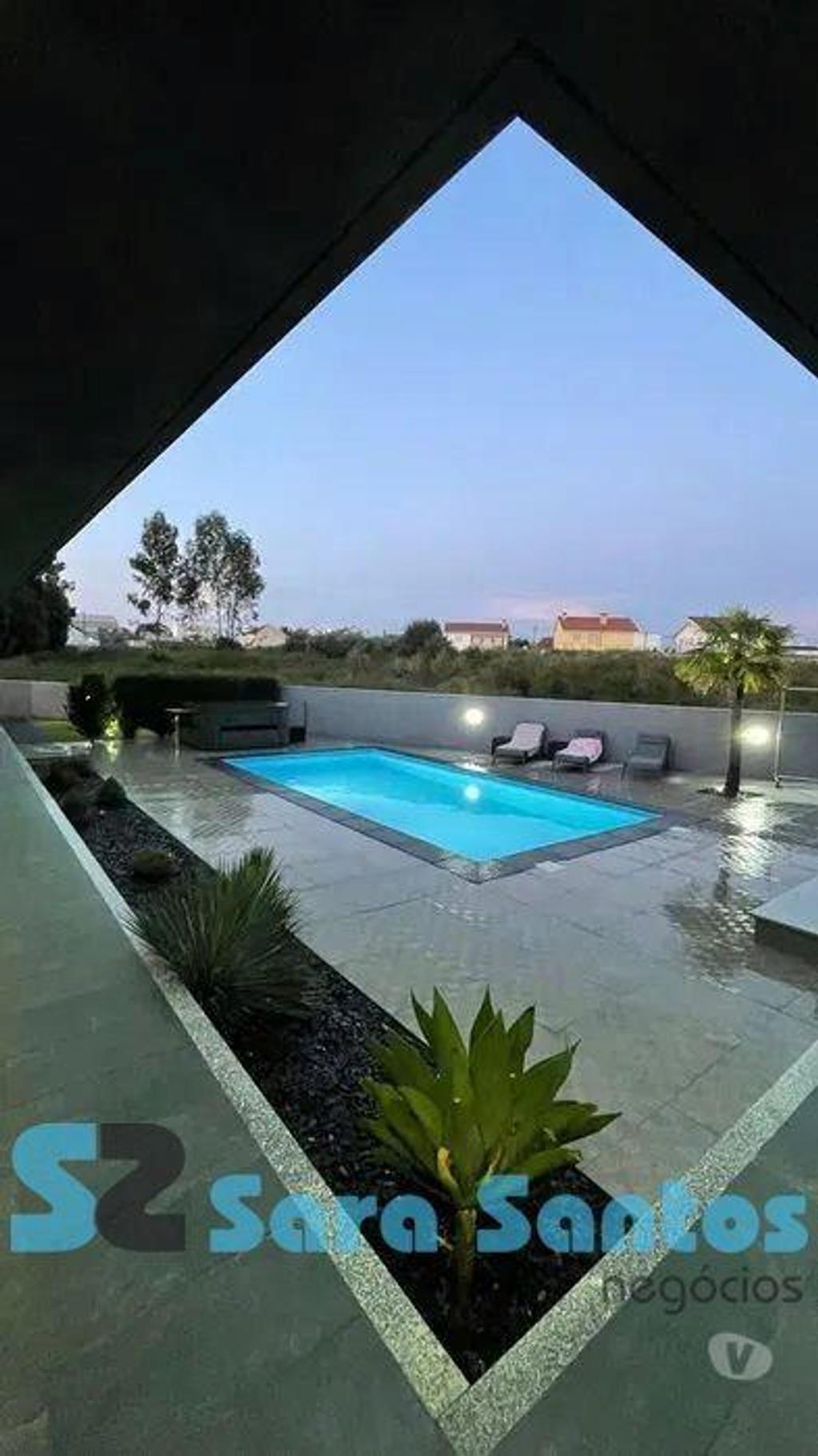 Apartamentos a venda Paços de Ferreira - Fotos para Moradia Térrea T4 Luxo C Piscina centro cidade-Paços Ferreira