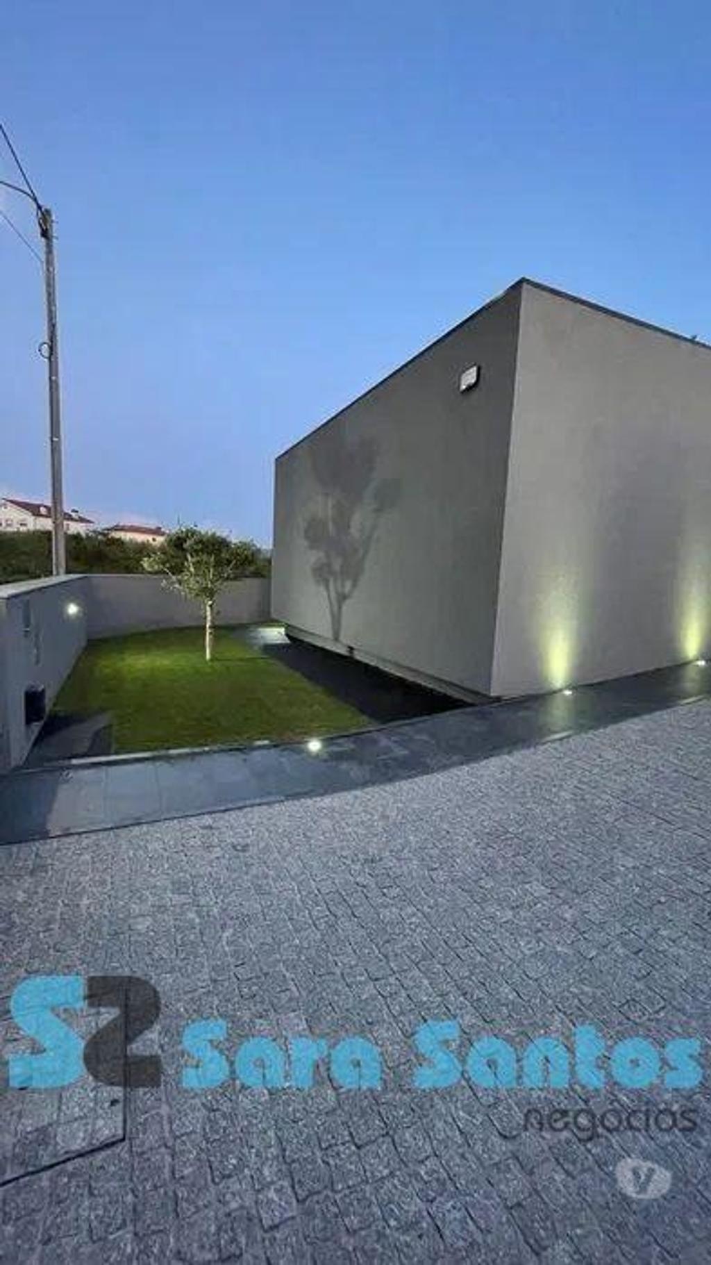 Apartamentos a venda Paços de Ferreira - Fotos para Moradia Térrea T4 Luxo C Piscina centro cidade-Paços Ferreira