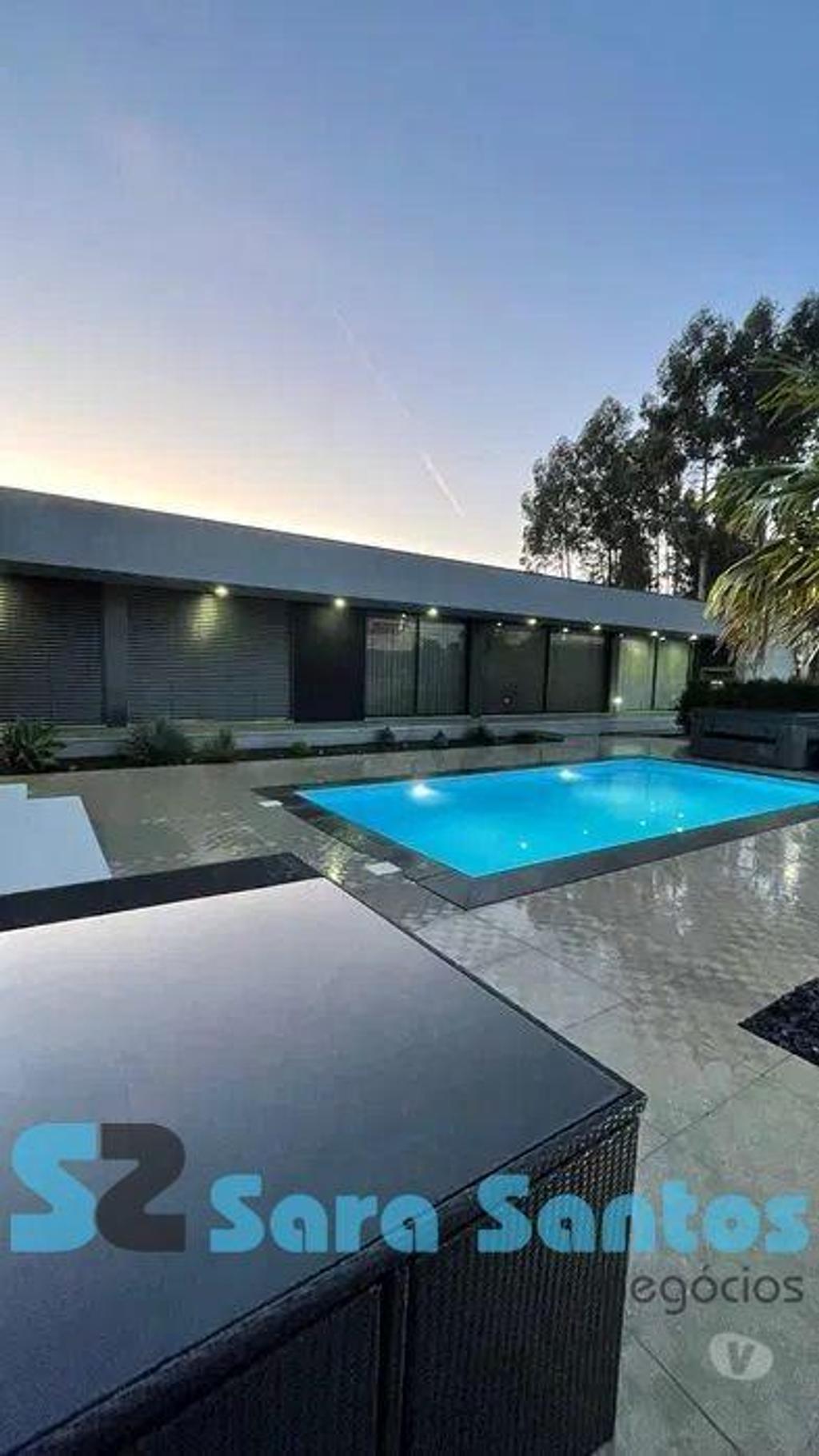 Apartamentos a venda Paços de Ferreira - Fotos para Moradia Térrea T4 Luxo C Piscina centro cidade-Paços Ferreira