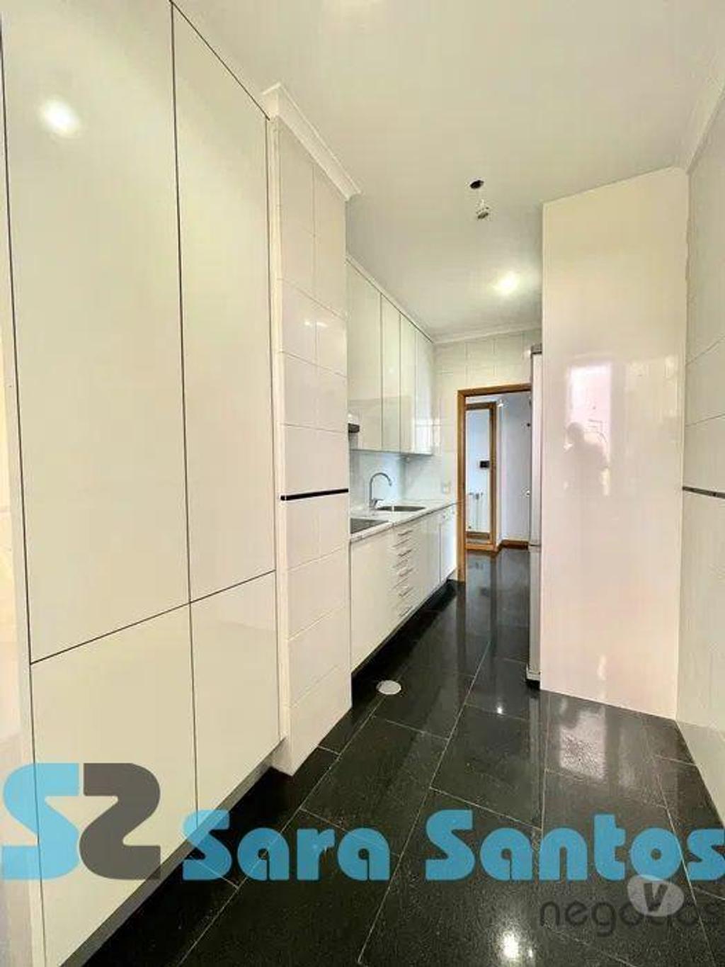 Apartamentos a venda Vila Nova de Gaia - Fotos para T2, em condomínio com piscina e jardim, na praia de Miramar-