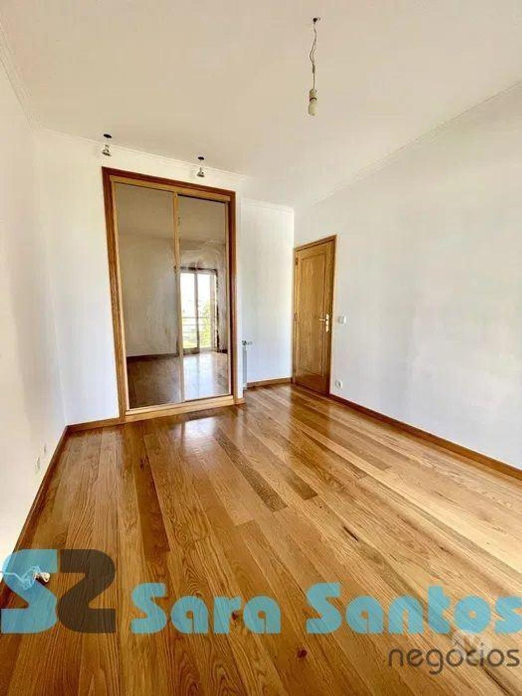 Apartamentos a venda Vila Nova de Gaia - Fotos para T2, em condomínio com piscina e jardim, na praia de Miramar-