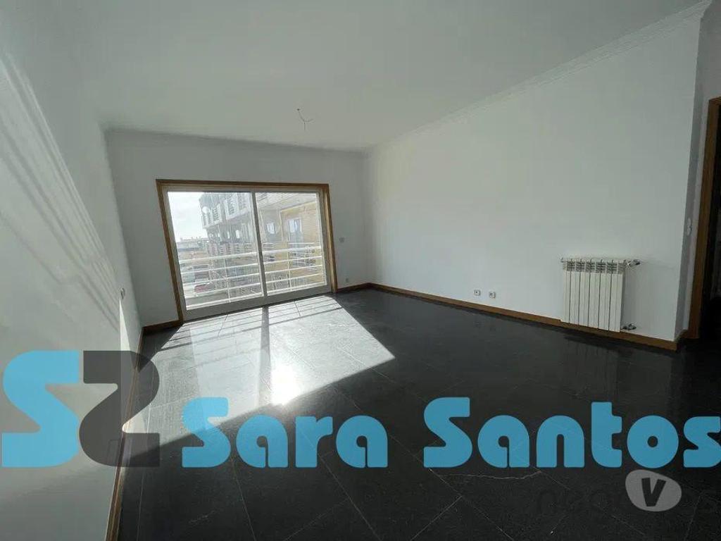 Apartamentos a venda Vila Nova de Gaia - Fotos para T2, em condomínio com piscina e jardim, na praia de Miramar-