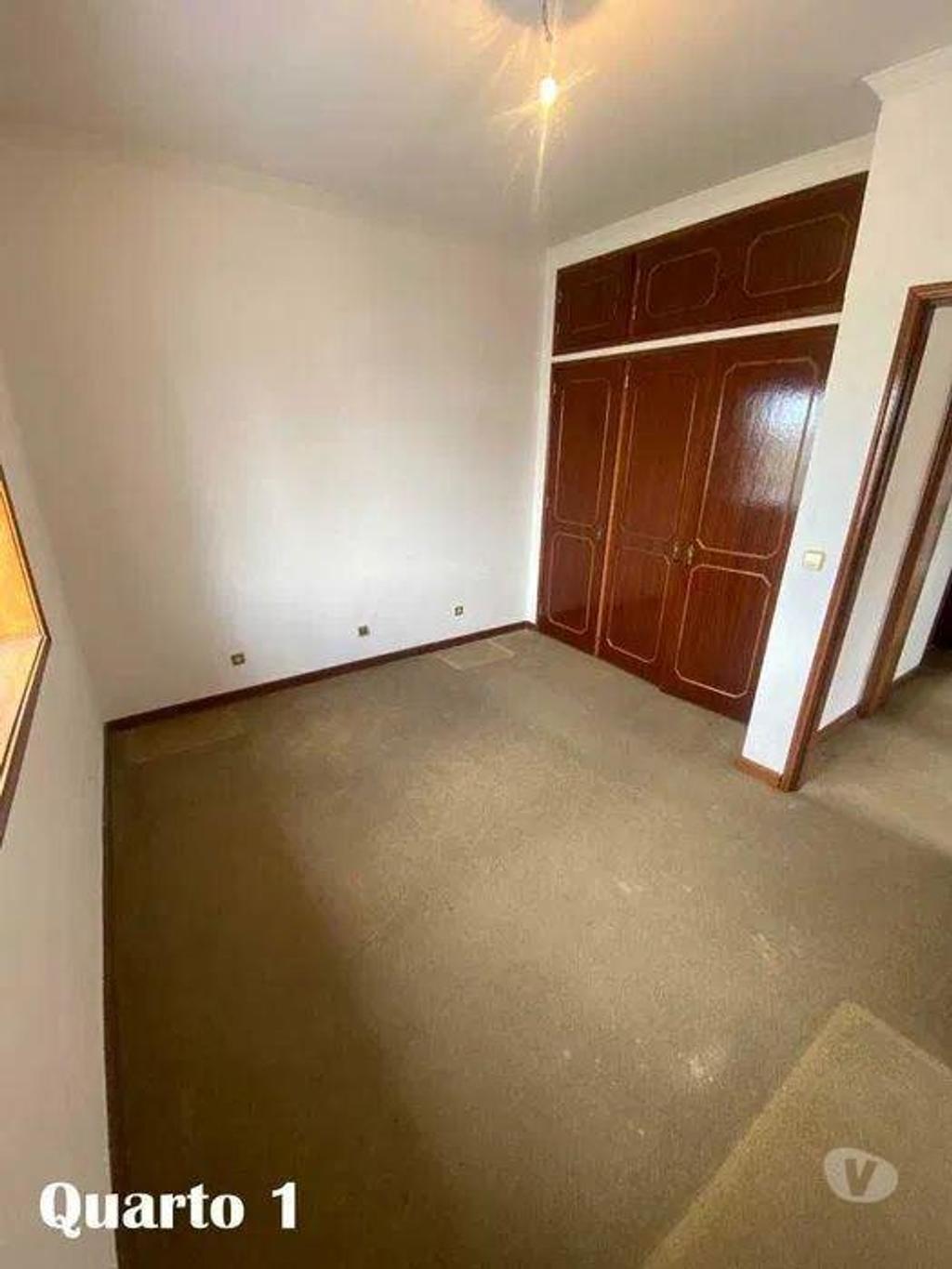 Apartamentos a venda Matosinhos - Fotos para 2 Moradias em Banda Juntas - Leça do Balio -Matosinhos (04050)