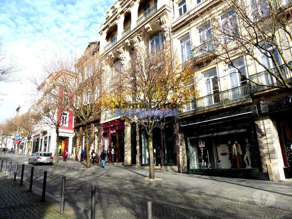 Comprar Loja Porto - Fotos para PRÉDIO Traça antiga, ZONA HISTÓRICA PORTO. Portugal, zona...