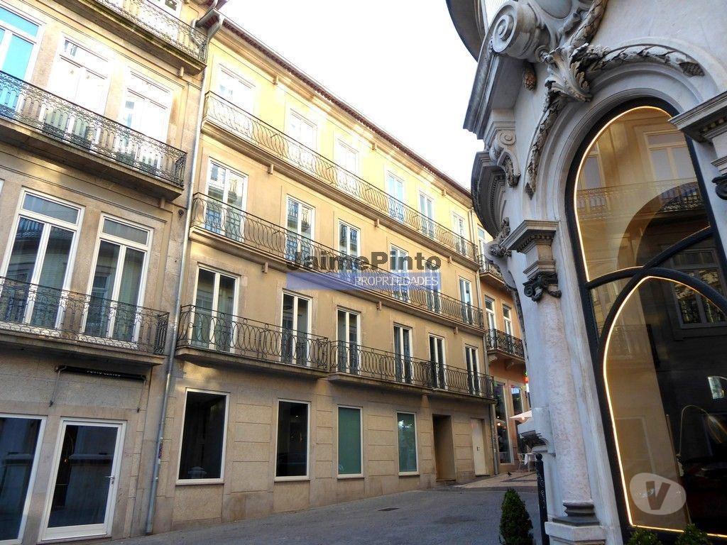 Comprar Loja Porto - Fotos para PRÉDIO Traça antiga, ZONA HISTÓRICA PORTO. Portugal, zona...