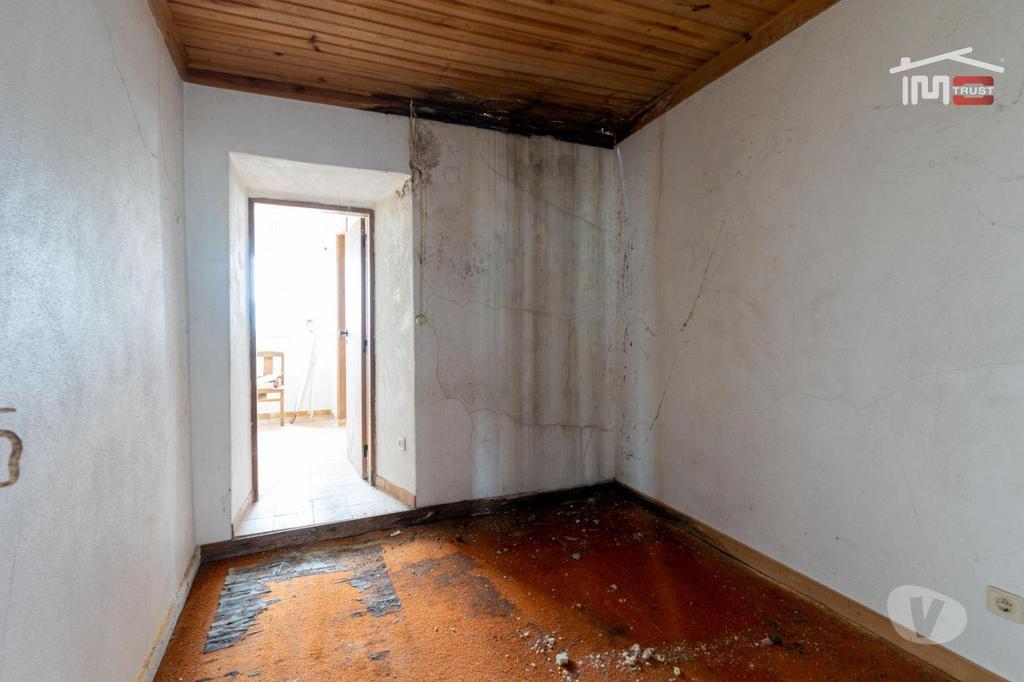 Apartamentos a venda Porto de Mós - Fotos para Porto-de-mos-Moradia com terreno de 7440M2 + Ruínas (1-M-000582)