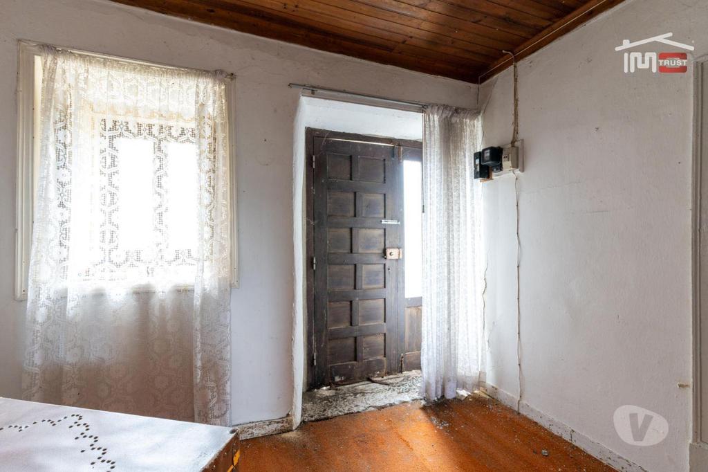Apartamentos a venda Porto de Mós - Fotos para Porto-de-mos-Moradia com terreno de 7440M2 + Ruínas (1-M-000582)