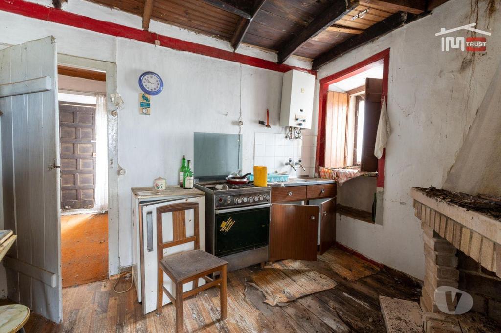 Apartamentos a venda Porto de Mós - Fotos para Porto-de-mos-Moradia com terreno de 7440M2 + Ruínas (1-M-000582)