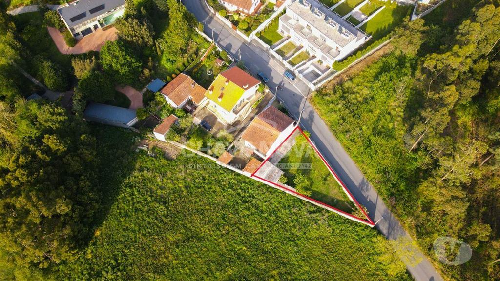 Terrenos Vila Nova de Gaia - Fotos para Terreno para construção já murado e com garagem (MAD 01483)