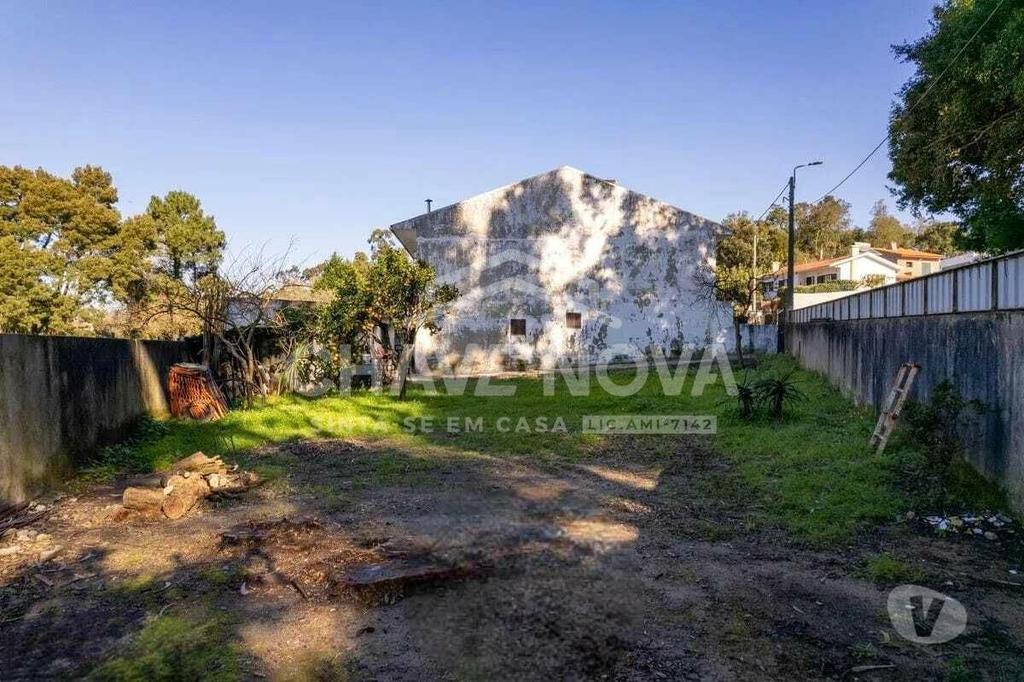 Terrenos Vila Nova de Gaia - Fotos para Terreno para construção já murado e com garagem (MAD 01483)