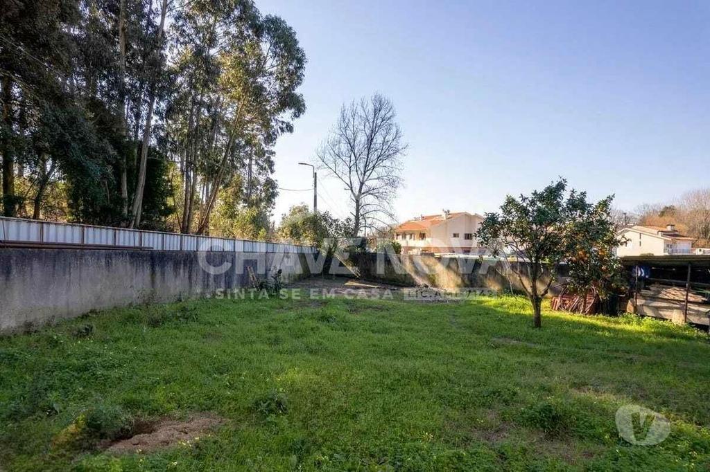 Terrenos Vila Nova de Gaia - Fotos para Terreno para construção já murado e com garagem (MAD 01483)