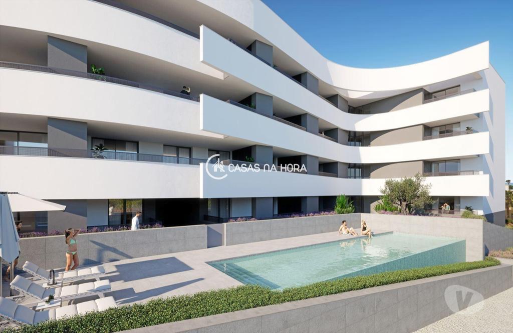 Apartamentos a venda Lagos - Fotos para T2 de luxo com piscina, garagem, jardim, sauna e ginásio a 300