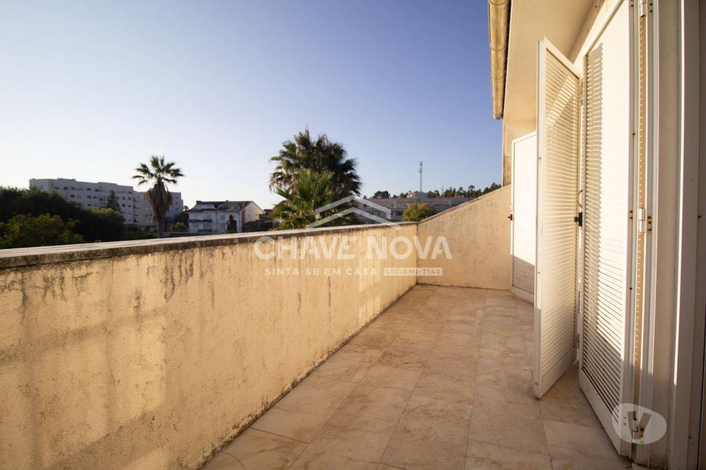 Apartamentos a venda Vila Nova de Gaia - Fotos para Moradia V11 com piscina interior e exterior em Arcozelo.