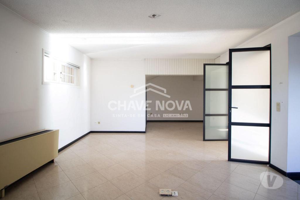 Apartamentos a venda Vila Nova de Gaia - Fotos para Moradia V11 com piscina interior e exterior em Arcozelo.