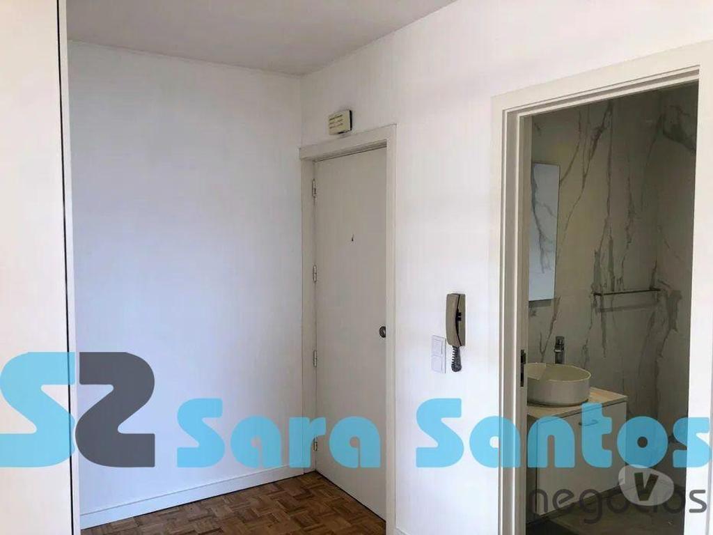 Apartamentos a venda Vila Nova de Gaia - Fotos para T3 Renovado C Cozinha Equipada e garagem, centro Gaia (SS0524)