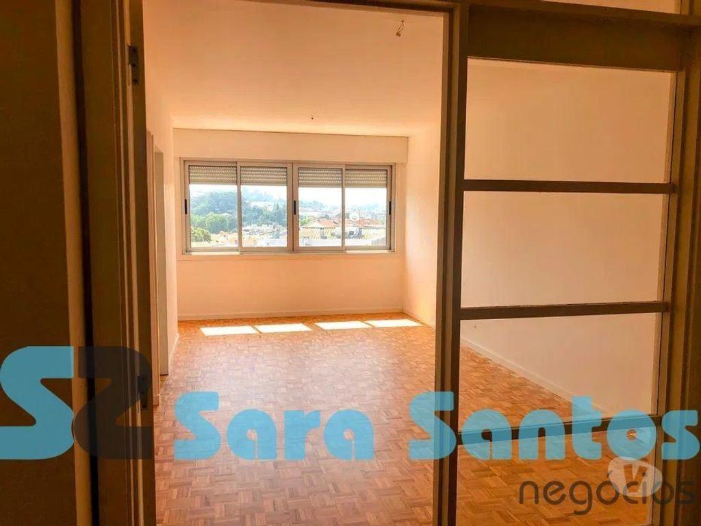 Apartamentos a venda Vila Nova de Gaia - Fotos para T3 Renovado C Cozinha Equipada e garagem, centro Gaia (SS0524)