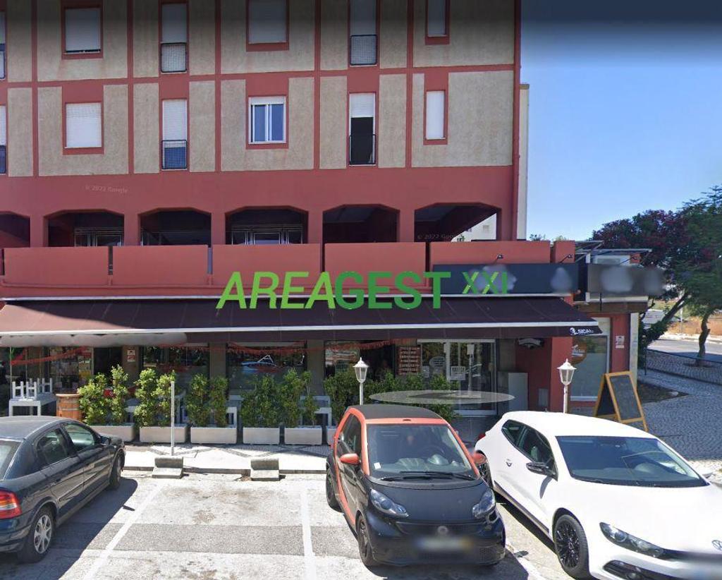 Comprar Loja Loures - Fotos para Conjunto de três lojas para venda, com rendimento Zona de...