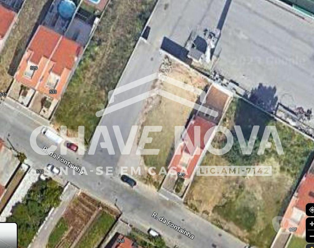 Terrenos Vila Nova de Gaia - Fotos para Terreno Urbano para construção de Moradia de 3 frentes