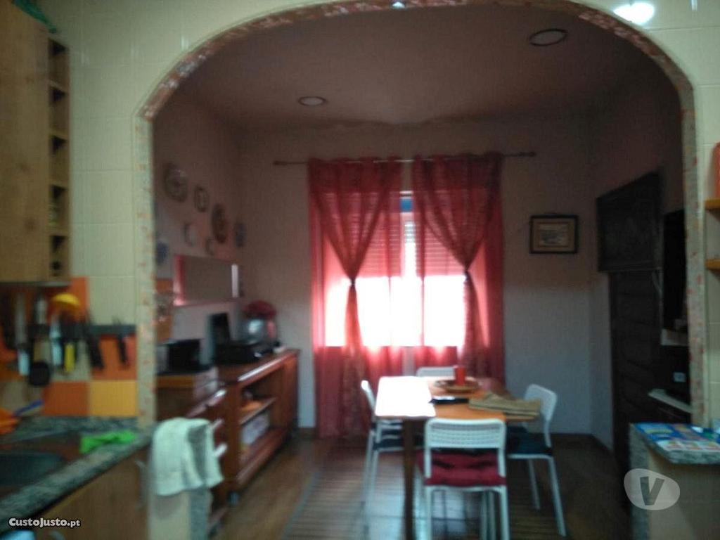 Apartamentos a venda Porto - Fotos para Porto-Moradia 2 andares (04104)