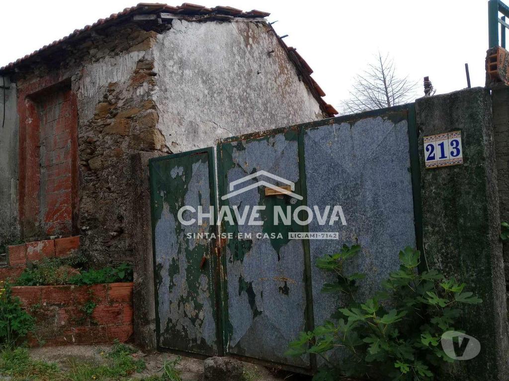 Apartamentos a venda Gondomar - Fotos para CASA COM TERRENO INDEPENDENTE PARA RECONSTRUIR (RT 02381)
