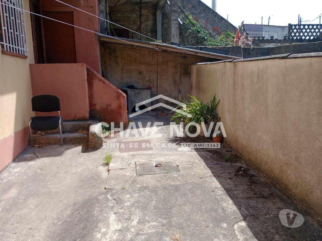 Apartamentos a venda Porto - Fotos para Porto-Casa para recuperar em Campanhã (RT 02382)