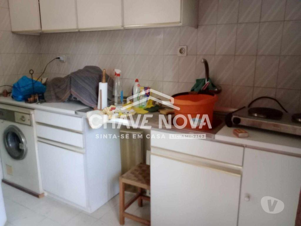 Apartamentos a venda Porto - Fotos para Porto-Casa para recuperar em Campanhã (RT 02382)