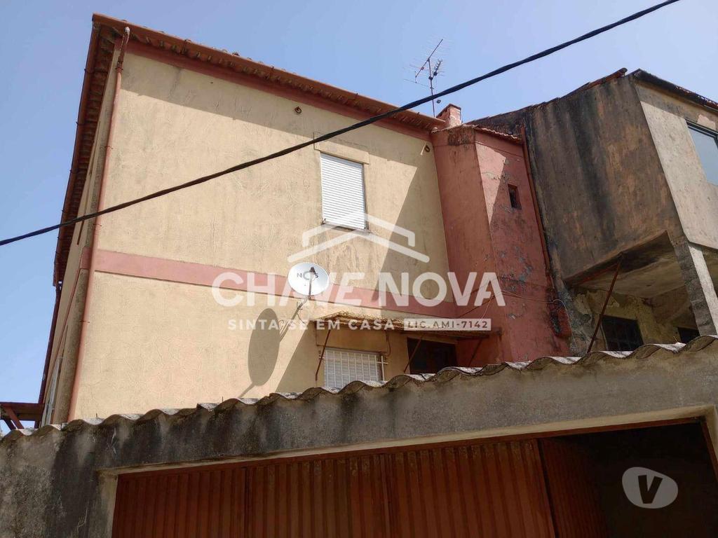 Apartamentos a venda Porto - Fotos para Porto-Casa para recuperar em Campanhã (RT 02382)