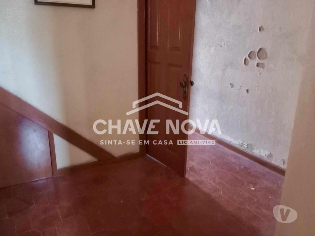 Apartamentos a venda Porto - Fotos para Porto-Casa para recuperar em Campanhã (RT 02382)