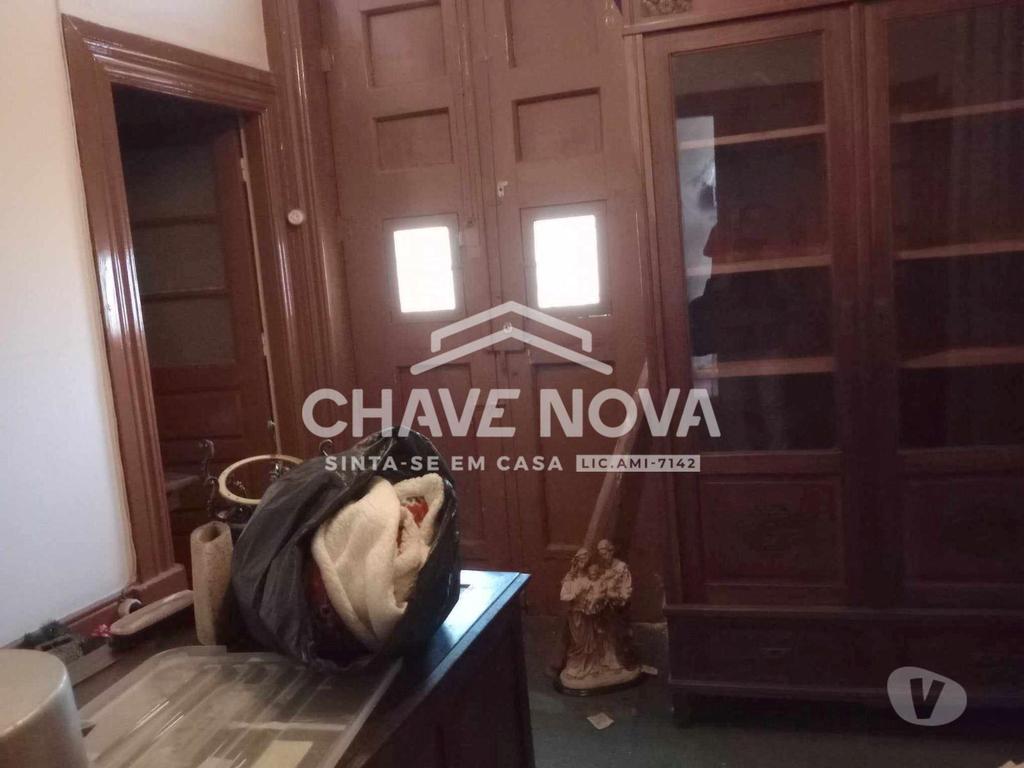 Apartamentos a venda Porto - Fotos para Porto-Casa para recuperar em Campanhã (RT 02382)