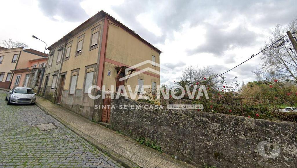 Apartamentos a venda Porto - Fotos para Porto-Casa para recuperar em Campanhã (RT 02382)