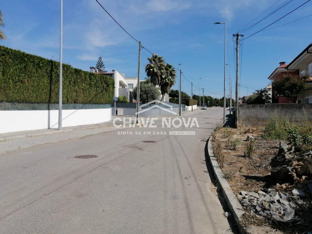 Terrenos Vila Nova de Gaia - Fotos para Lote de Terreno para Moradia Geminada em Perosinho. (MAD 01506)