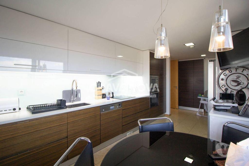 Apartamentos a venda Vila Nova de Gaia - Fotos para Excelente T4 com vistas deslumbrantes Rio Douro e Porto