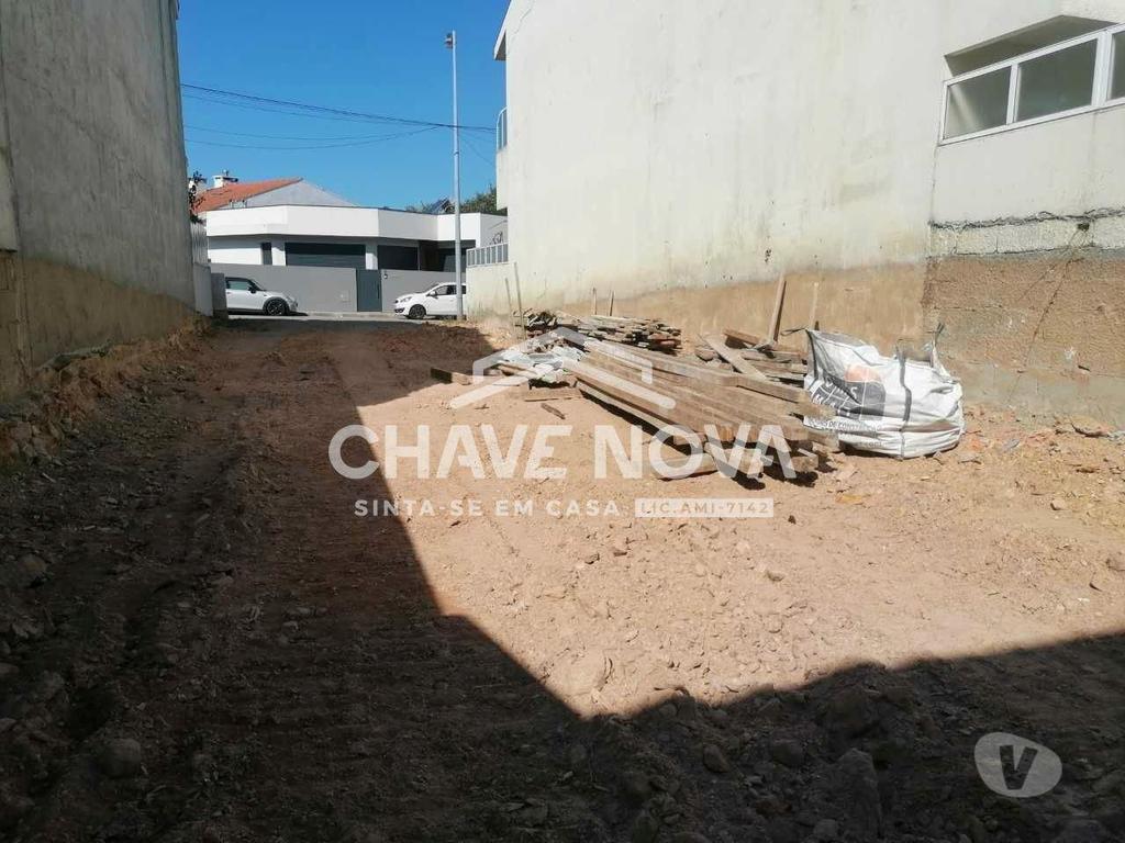 Apartamentos a venda Gondomar - Fotos para Terreno com Moradia V3. Nova, de 2 frentes, 2 pisos. Baguim do