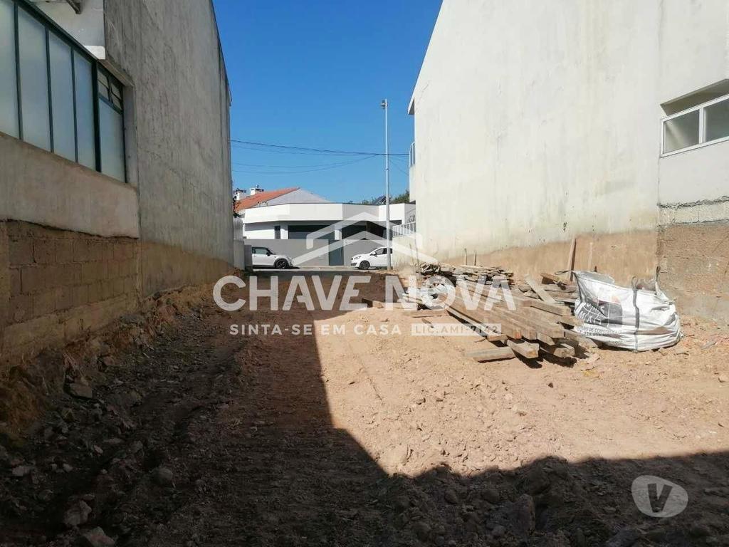 Apartamentos a venda Gondomar - Fotos para Terreno com Moradia V3. Nova, de 2 frentes, 2 pisos. Baguim do