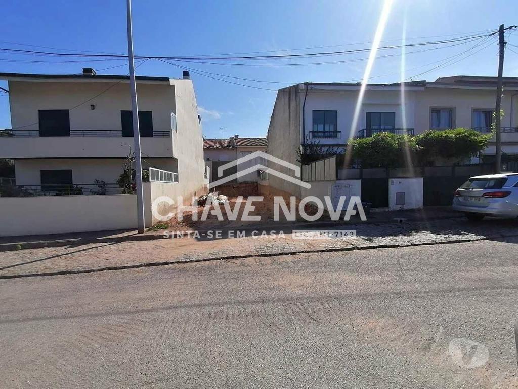 Apartamentos a venda Gondomar - Fotos para Terreno com Moradia V3. Nova, de 2 frentes, 2 pisos. Baguim do