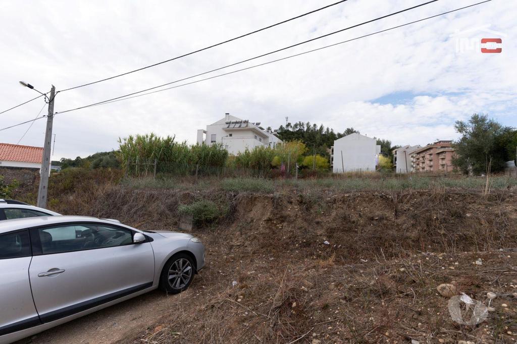 Comprar Loja Ourém - Fotos para Terreno para Construção de Prédio