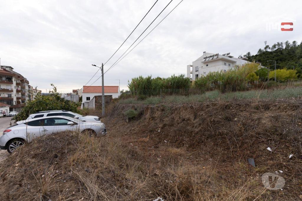 Comprar Loja Ourém - Fotos para Terreno para Construção de Prédio