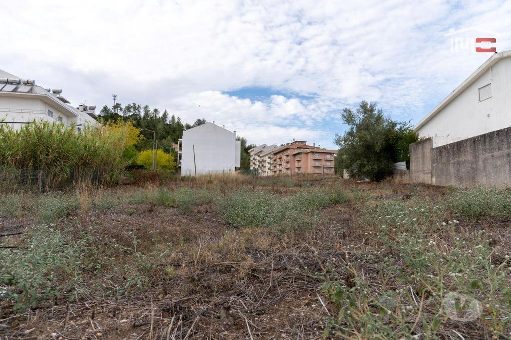 Comprar Loja Ourém - Fotos para Terreno para Construção de Prédio