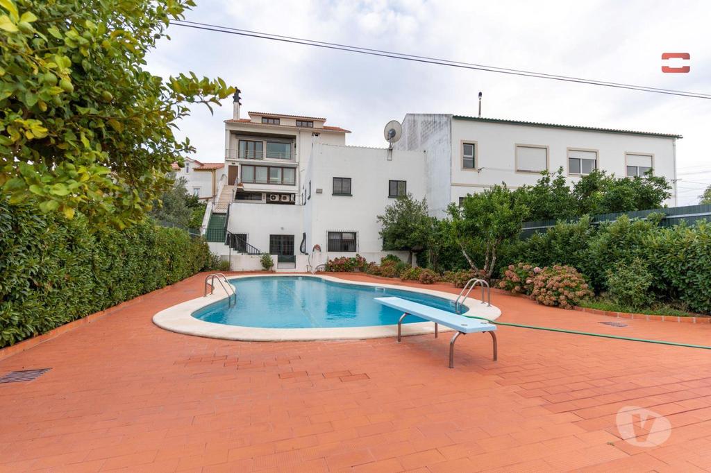 Apartamentos a venda Ourém - Fotos para Ourem-Moradia T6 c espaço para comércio (1-M-000604)