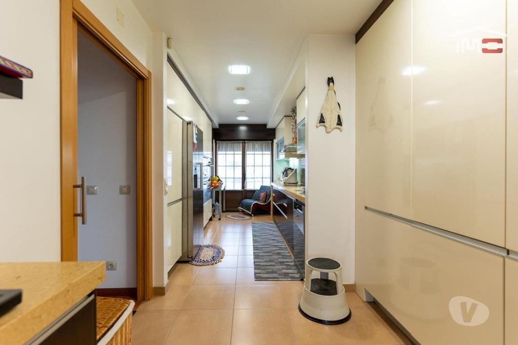 Apartamentos a venda Ourém - Fotos para Ourem-Moradia T6 c espaço para comércio (1-M-000604)