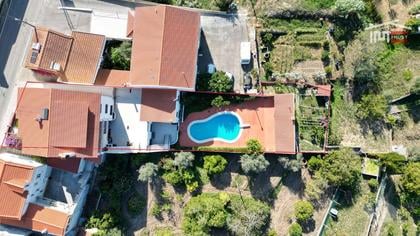 Casas a venda - Fotos para Ourem-Moradia T6 c espaço para comércio (1-M-000604)