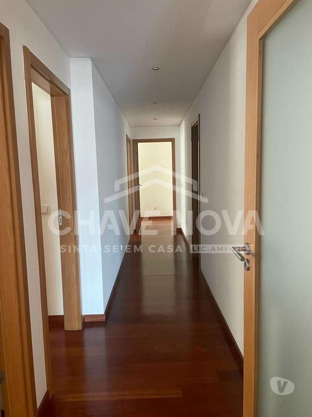 Apartamentos a venda Porto - Fotos para Porto-T4 com vistas para a Avenida do Bessa (MAD 01512)