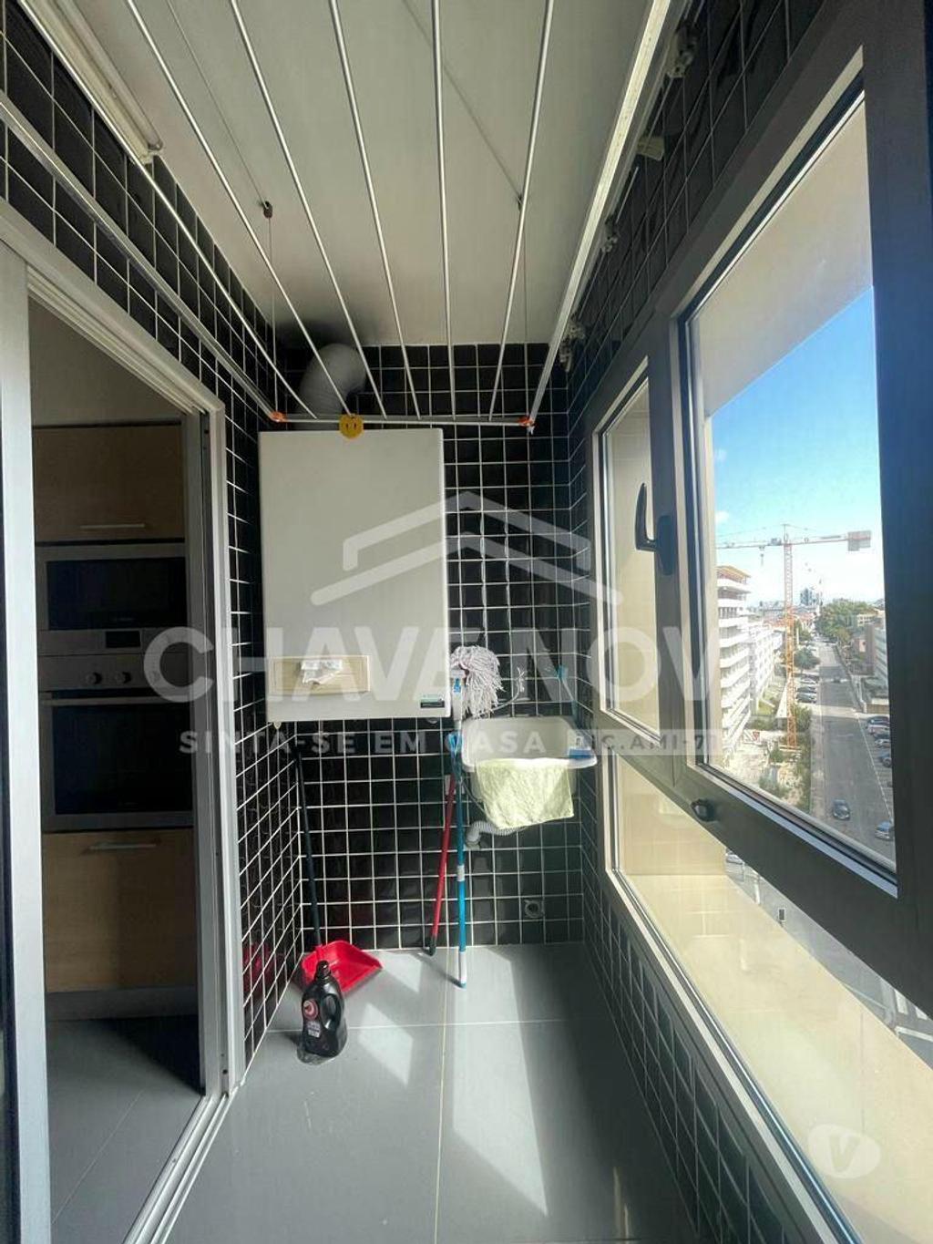 Apartamentos a venda Porto - Fotos para Porto-T4 com vistas para a Avenida do Bessa (MAD 01512)