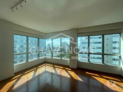 Casas para vender - Fotos para Porto-T4 com vistas para a Avenida do Bessa (MAD 01512)