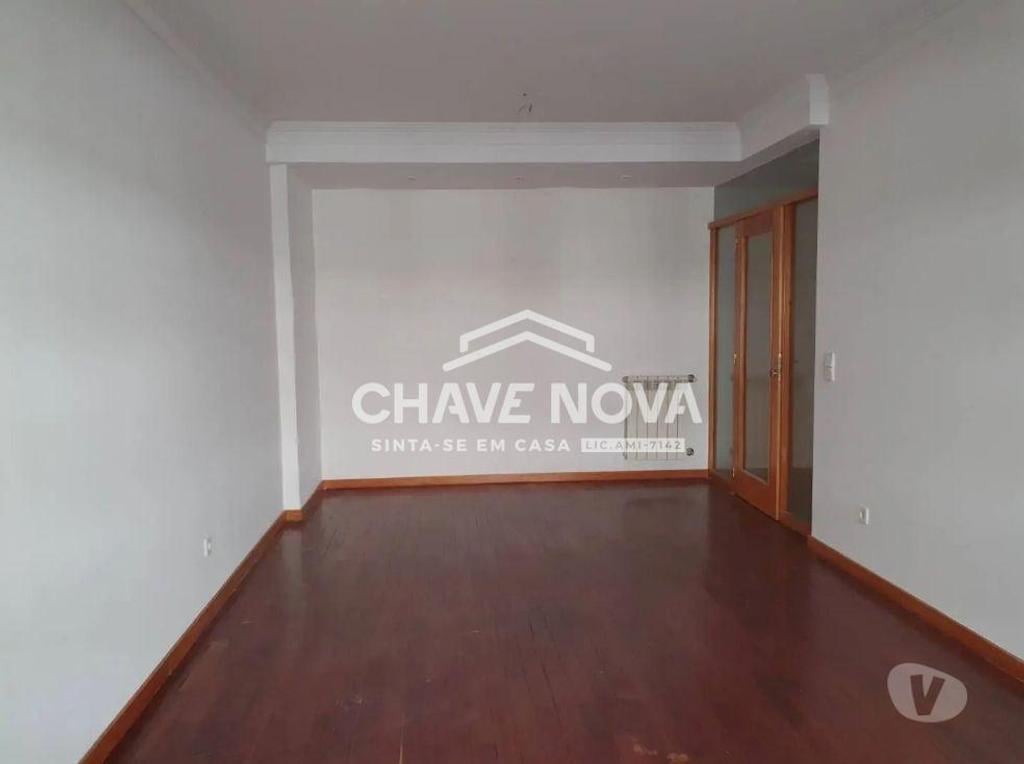 Apartamentos a venda Gondomar - Fotos para Gondomar-Apartamento T1 situado em Baguim do Monte (RT 02470)