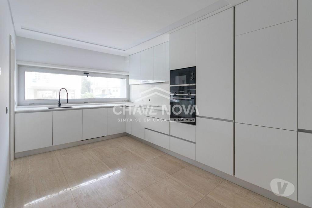 Apartamentos a venda Espinho - Fotos para Espinho-Moradia T4+2 no centro de Espinho (SMF 02524)